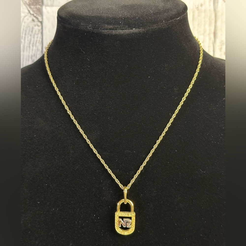 NINA RICCI gold plated lock necklace